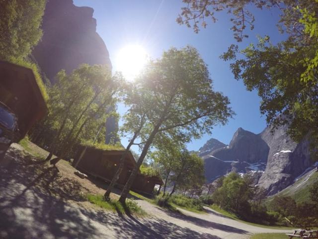 Trollveggen Camping Åndalsnes エクステリア 写真